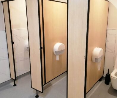 toilet kubical